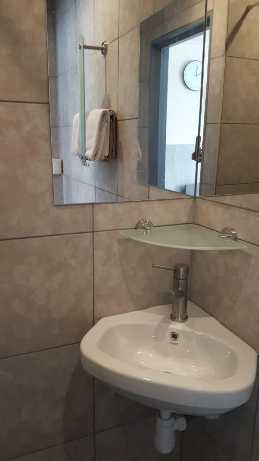 Apartment + Studios Insulinde Тилбург Экстерьер фото