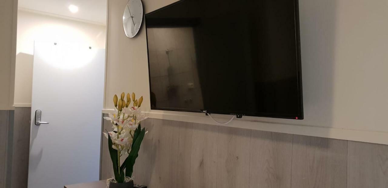 Apartment + Studios Insulinde Тилбург Экстерьер фото